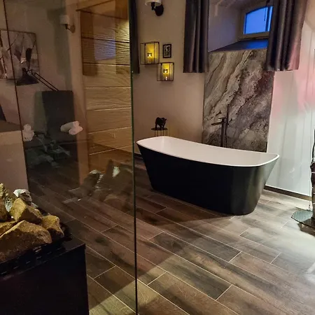 Gaestehaus Moenchswald Apartamento Wohlenberg